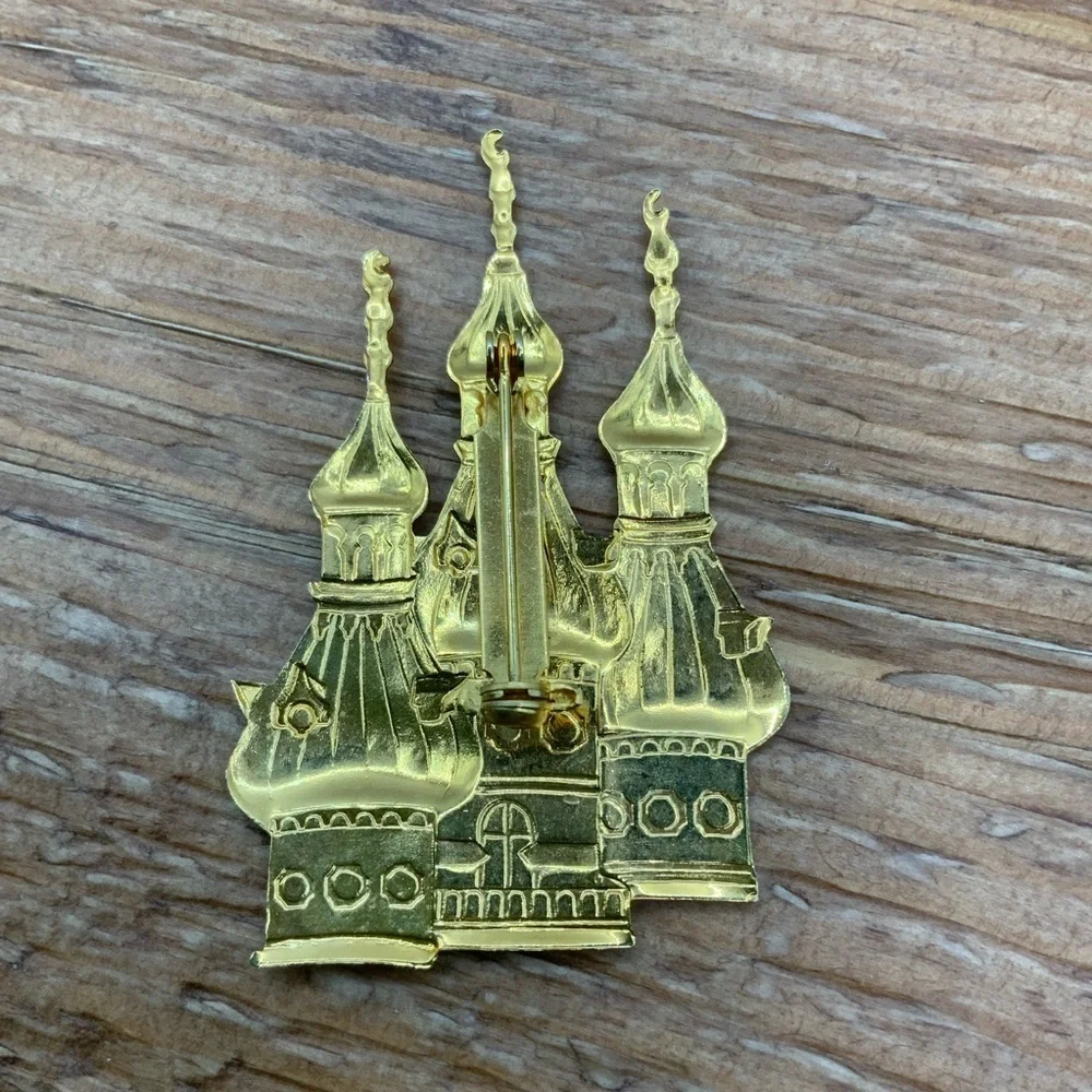St. Basil Cathedral Russian Vintage Gold Tone Brooch Pin
